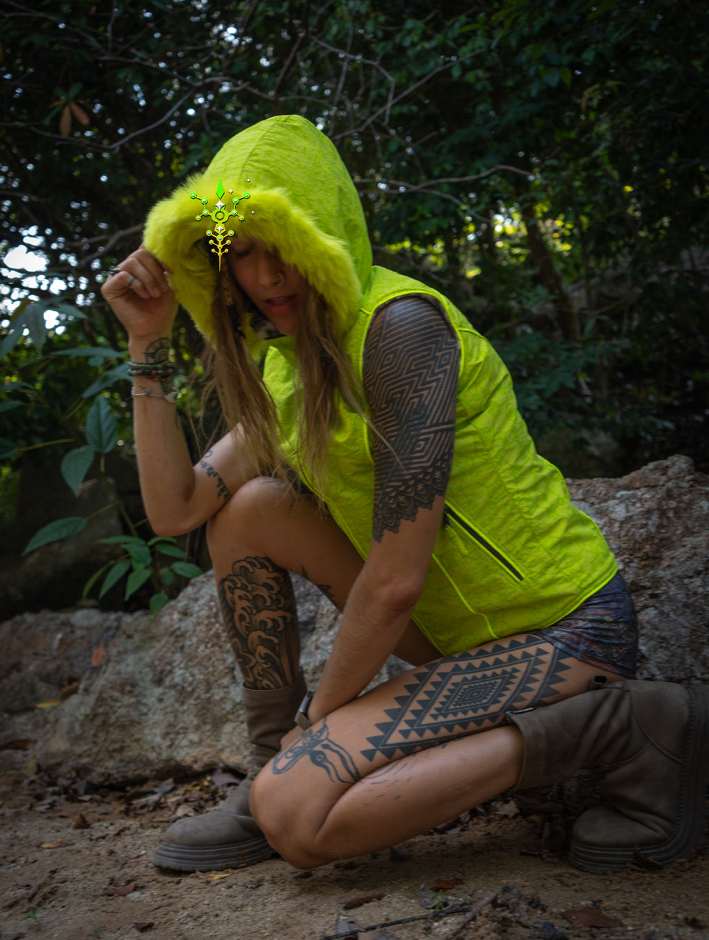 Hooded Sleeveless Jacket Woman / Nylon Printed - Flouro SHAMANKA White