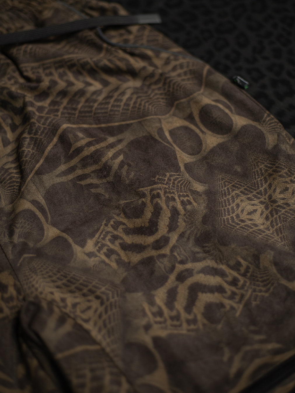 Boxing Short Black Mountain / Stretchy Swede Vintage - SANDOKANER Olive