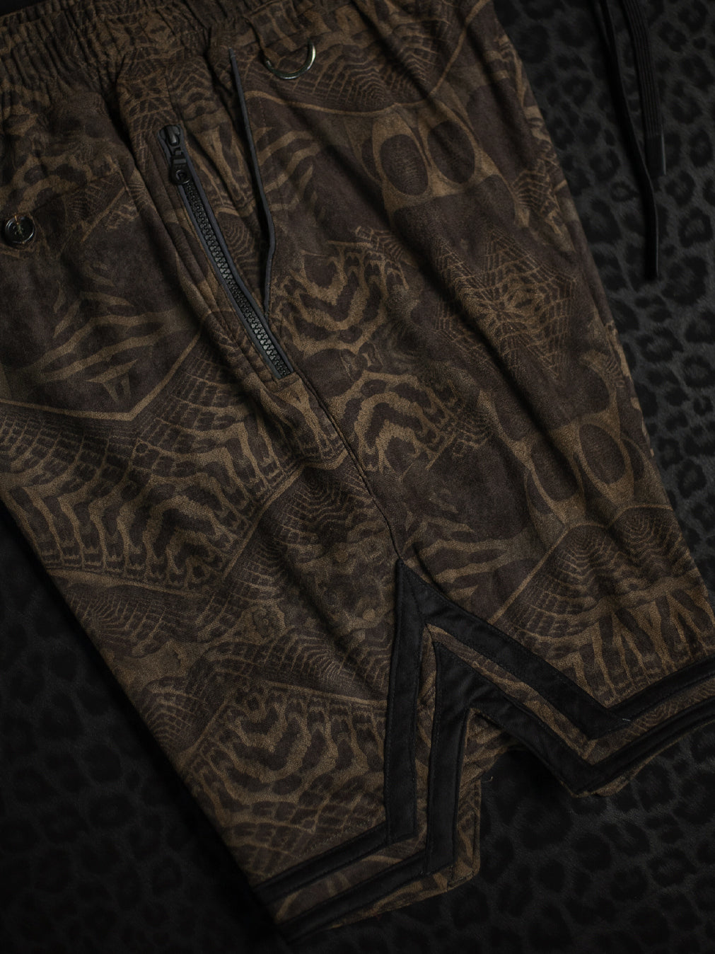 Bossking Shorts Black Mountains / Stretchy Swede Vintage - SANDOKANER