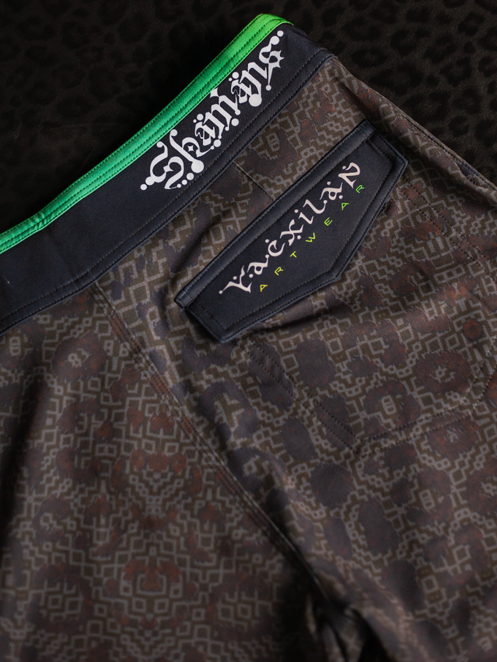 Boardshort Green Line / Fast Dry - LEOPARDUS LAGARTIKA