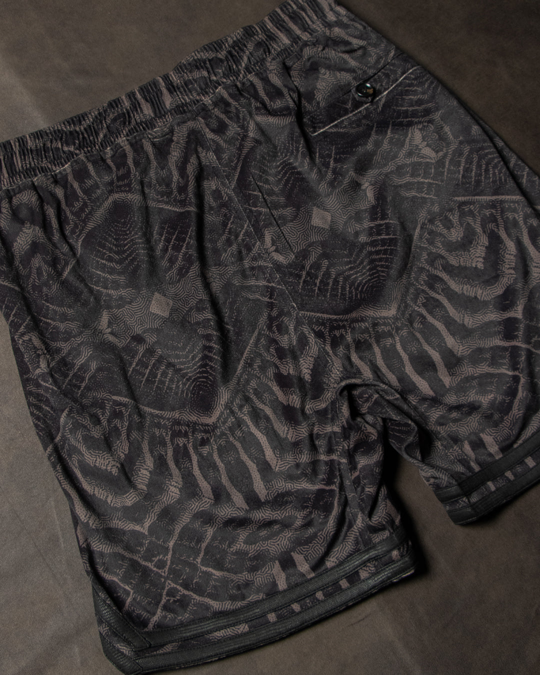 Bossking Shorts Black Mountains / Velvet Fawn - SANDOKAN LAVA