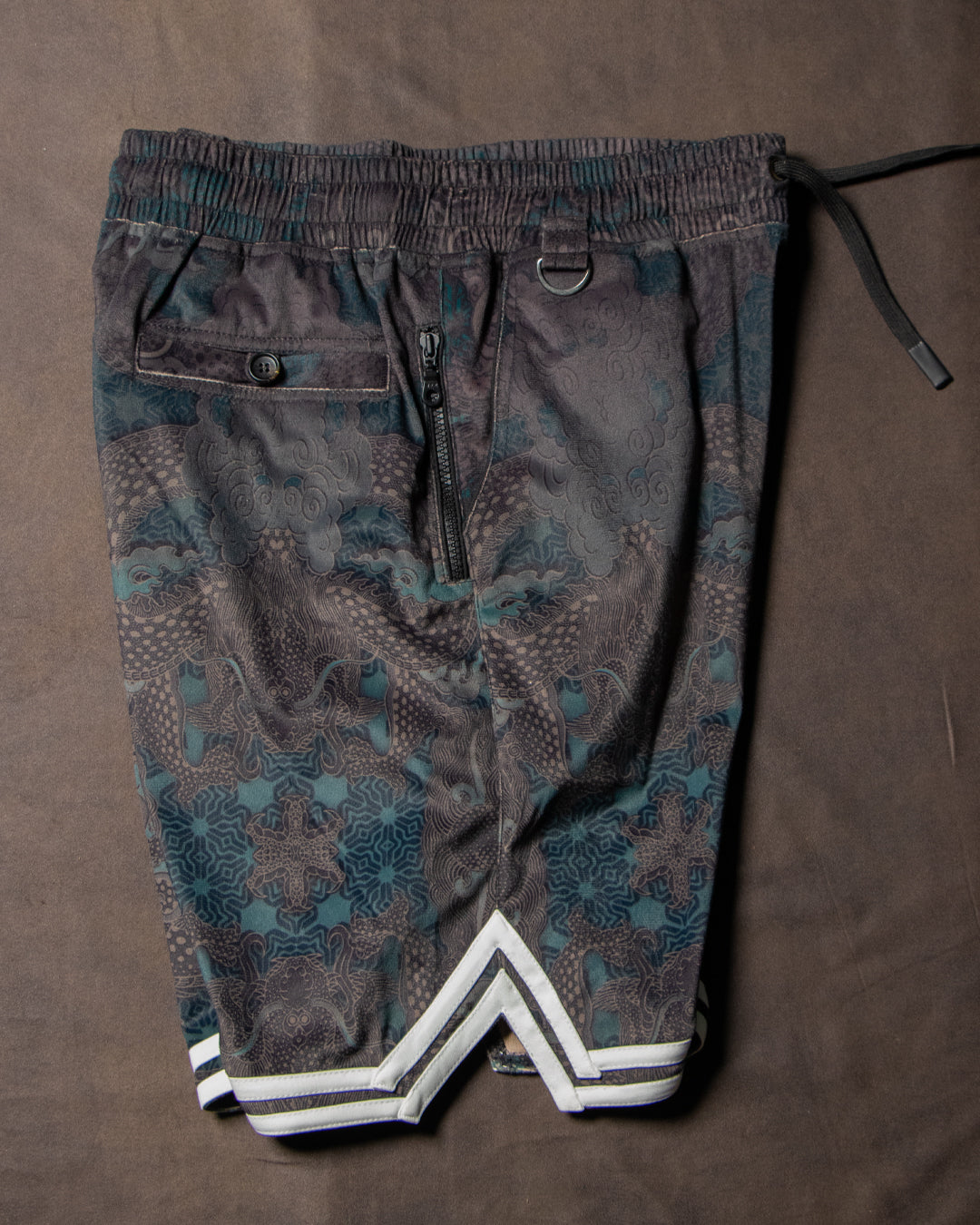 Bossking Shorts White Mountains / Velvet Fawn - DRAGONS