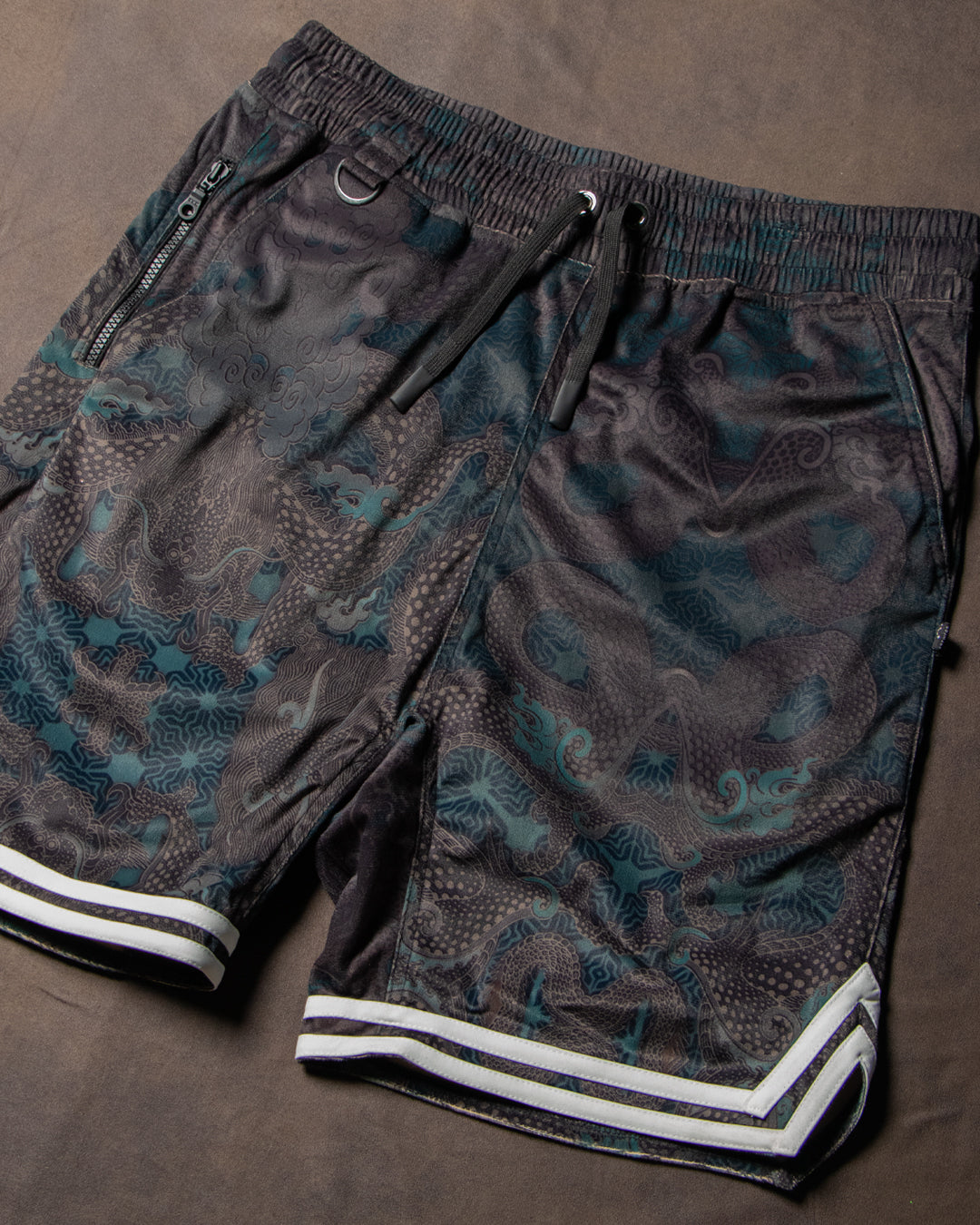 Bossking Shorts White Mountains / Velvet Fawn - DRAGONS