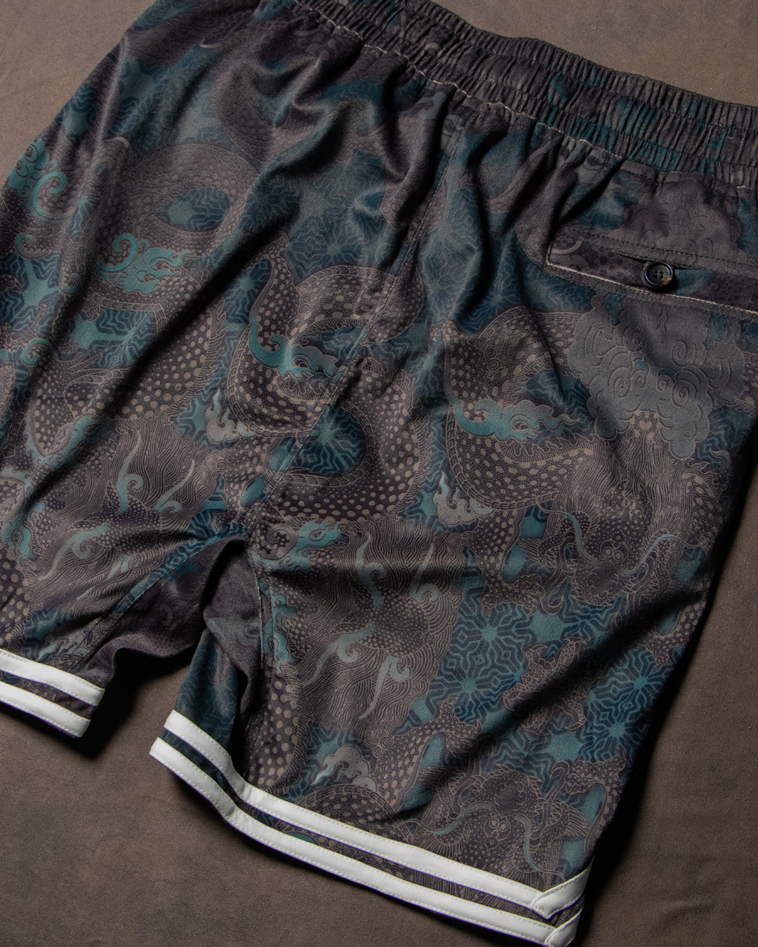 Bossking Shorts White Mountains / Velvet Fawn - DRAGONS
