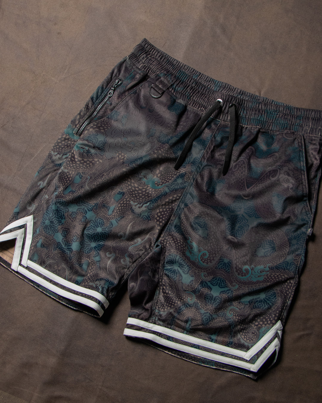 Bossking Shorts White Mountains / Velvet Fawn - DRAGONS