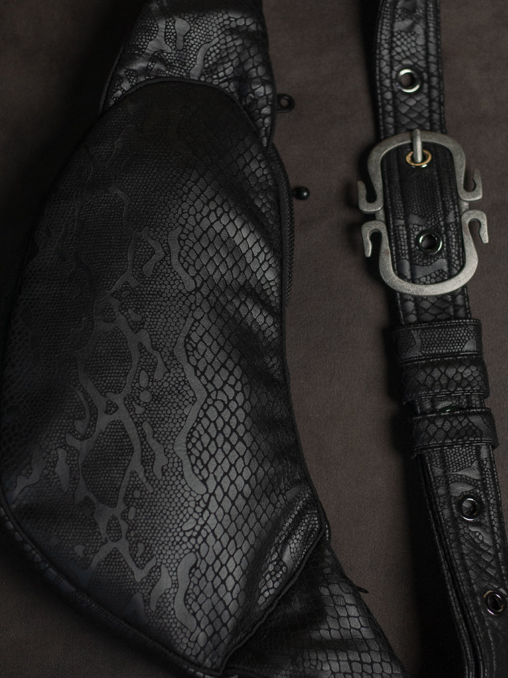 Botta Bag / Fake Leather Hook Buckle - BLAK BOA