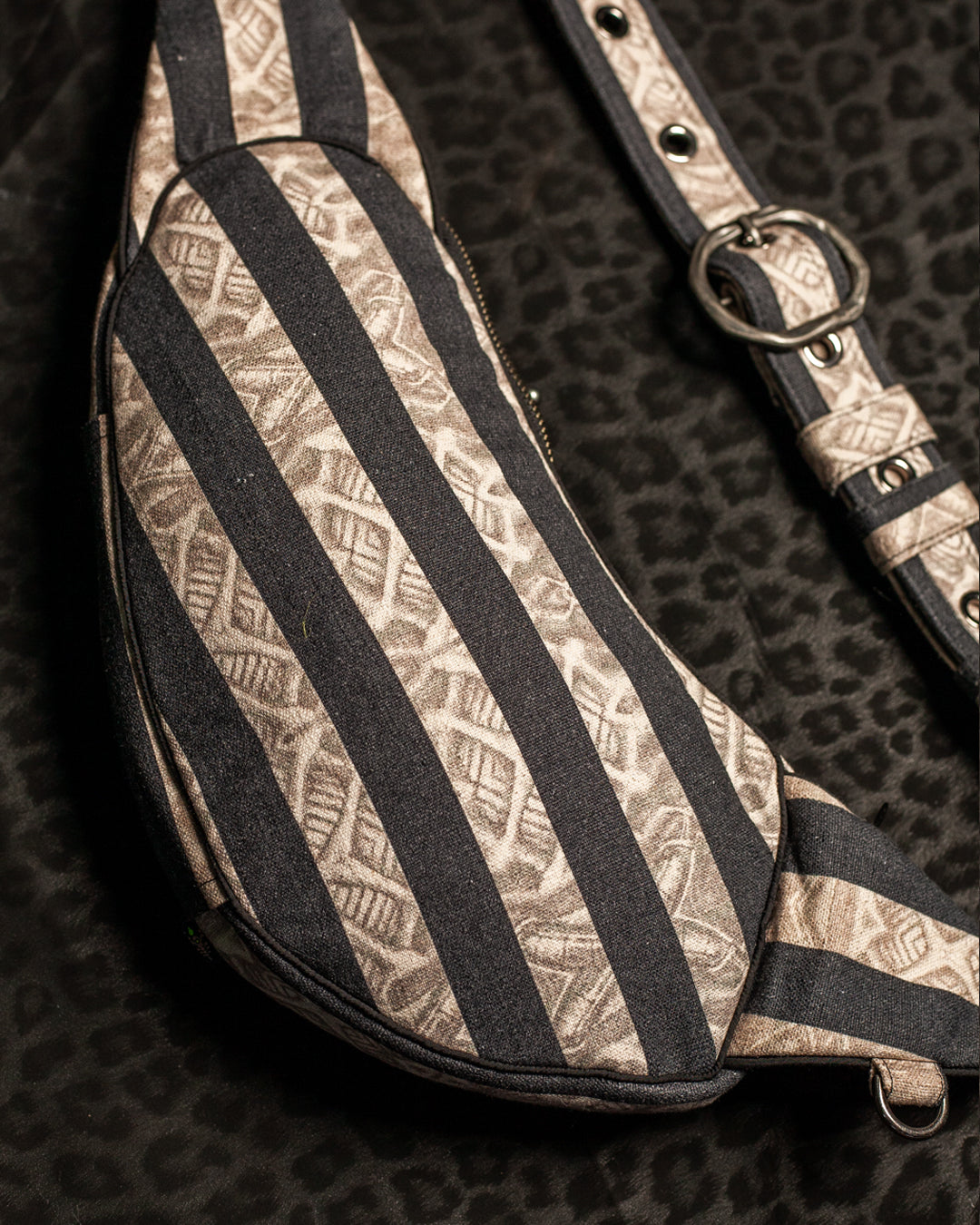 Botta Bag / Linen Buckle - CIRKUS FREAKS