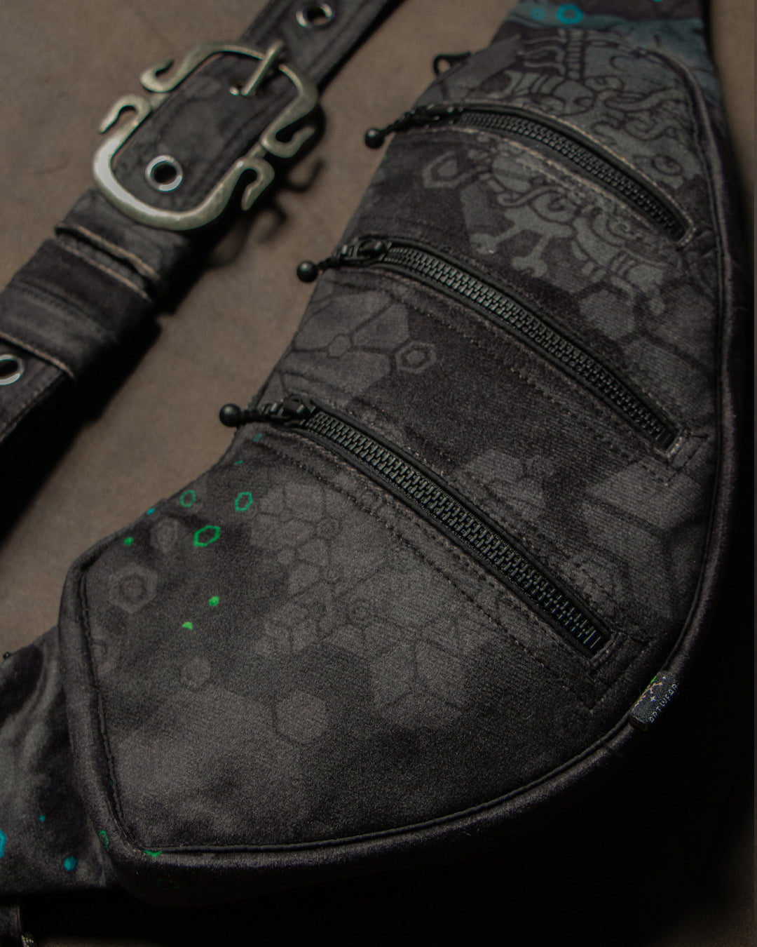 Botta Bag / Velvet Fawn Pirate Buckle Hook - DARK CHAMPAGNE
