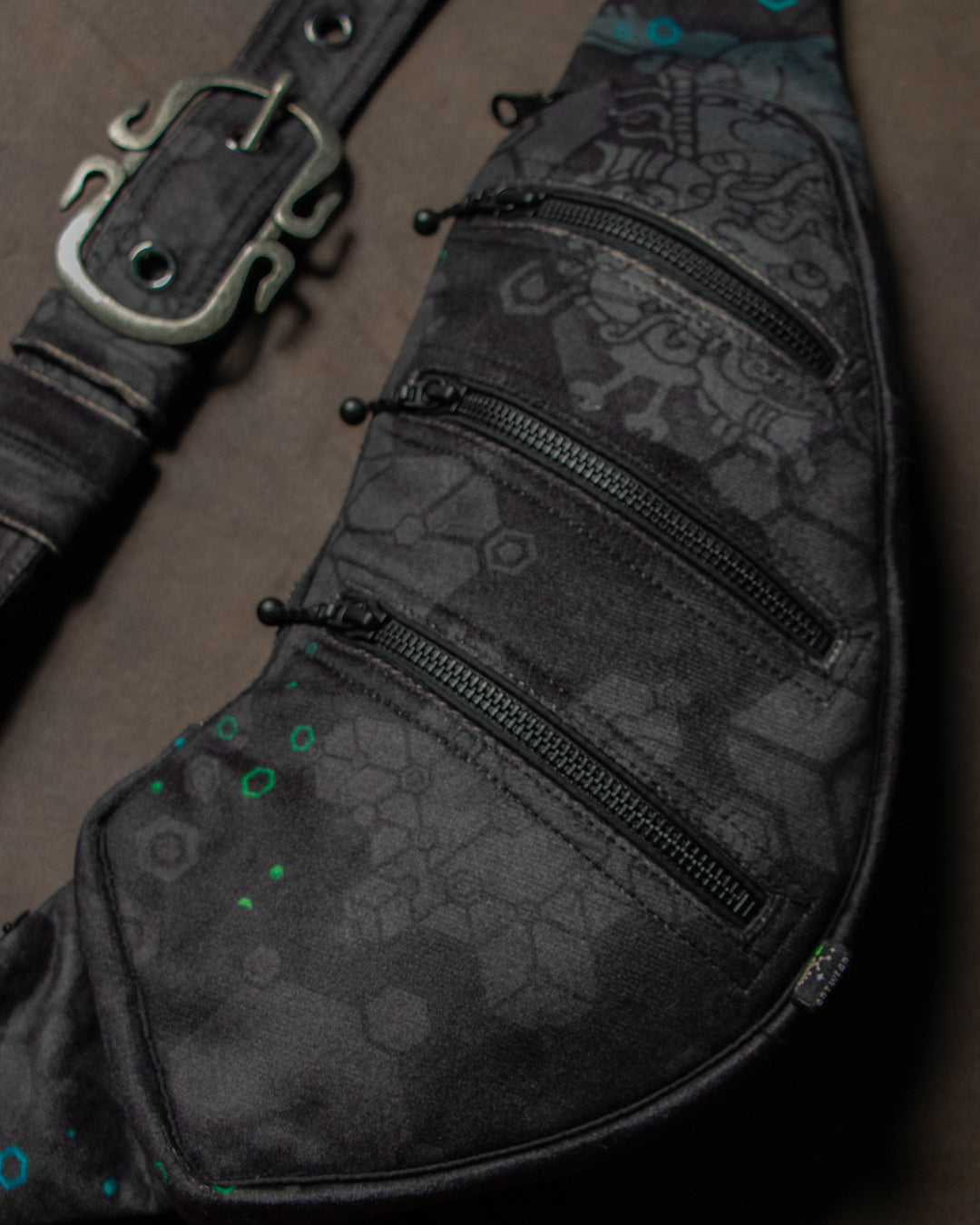 Botta Bag / Velvet Fawn Pirate Buckle Hook - DARK CHAMPAGNE