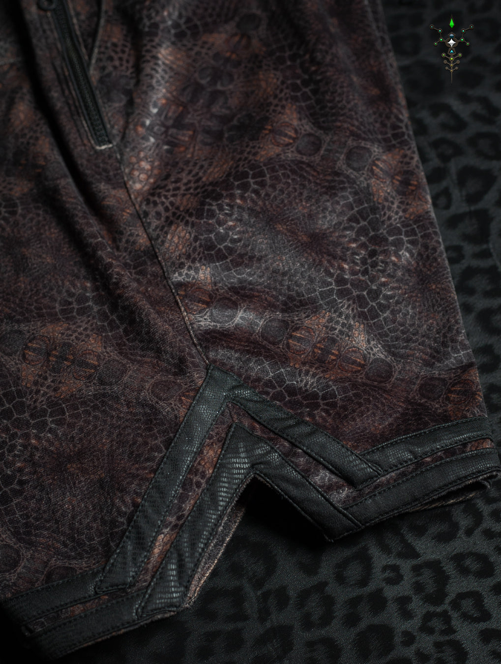 Boxing Shorts Black Mountains / Velvet Fawn - GATOR