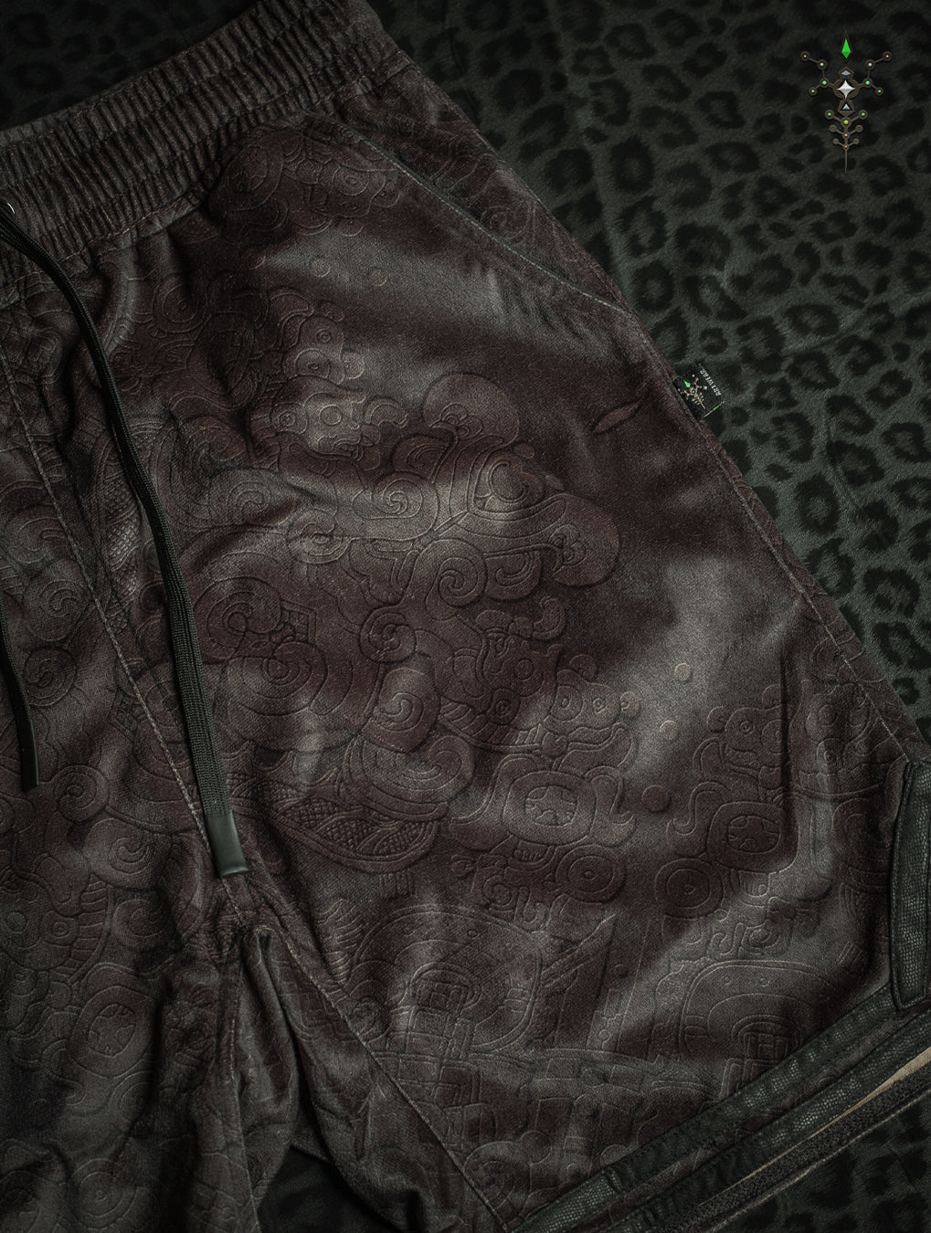 Bossking Shorts Black Mountains / Velvet Fawn - MAYAN CODEX