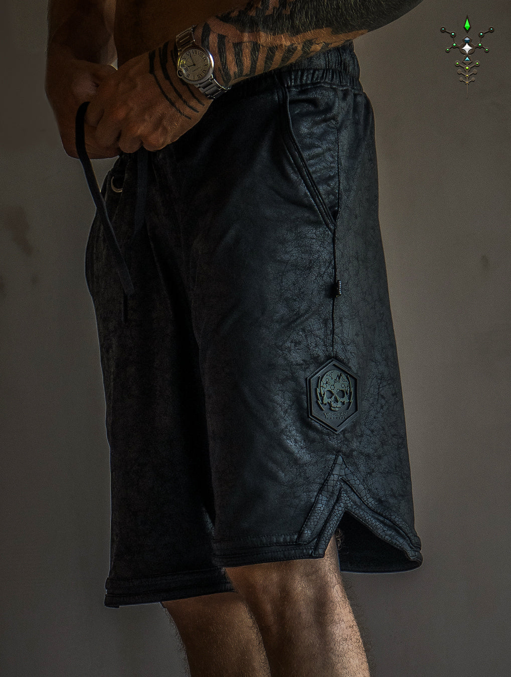 Bossking Shorts Black Mountains / Fake Leather - CRACKED PIRATE