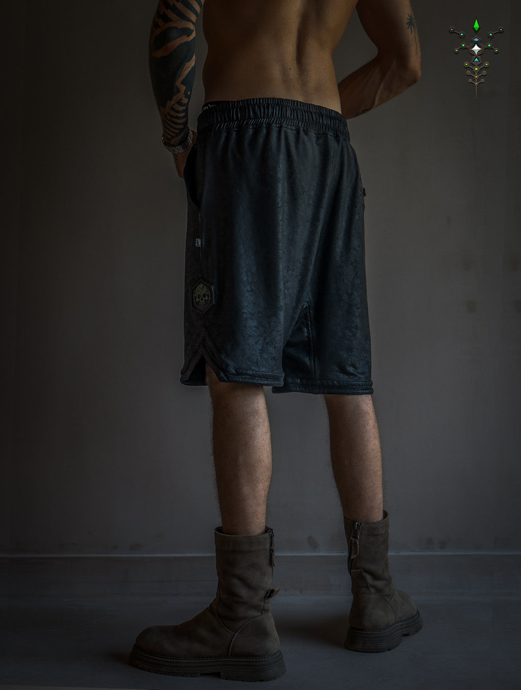 Boxing Short Black Mountain / Fake Leather - CRACKED PIRATE