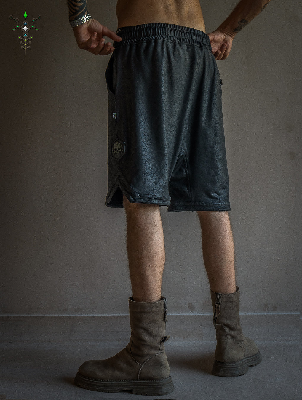 Boxing Short Black Mountain / Fake Leather - CRACKED PIRATE