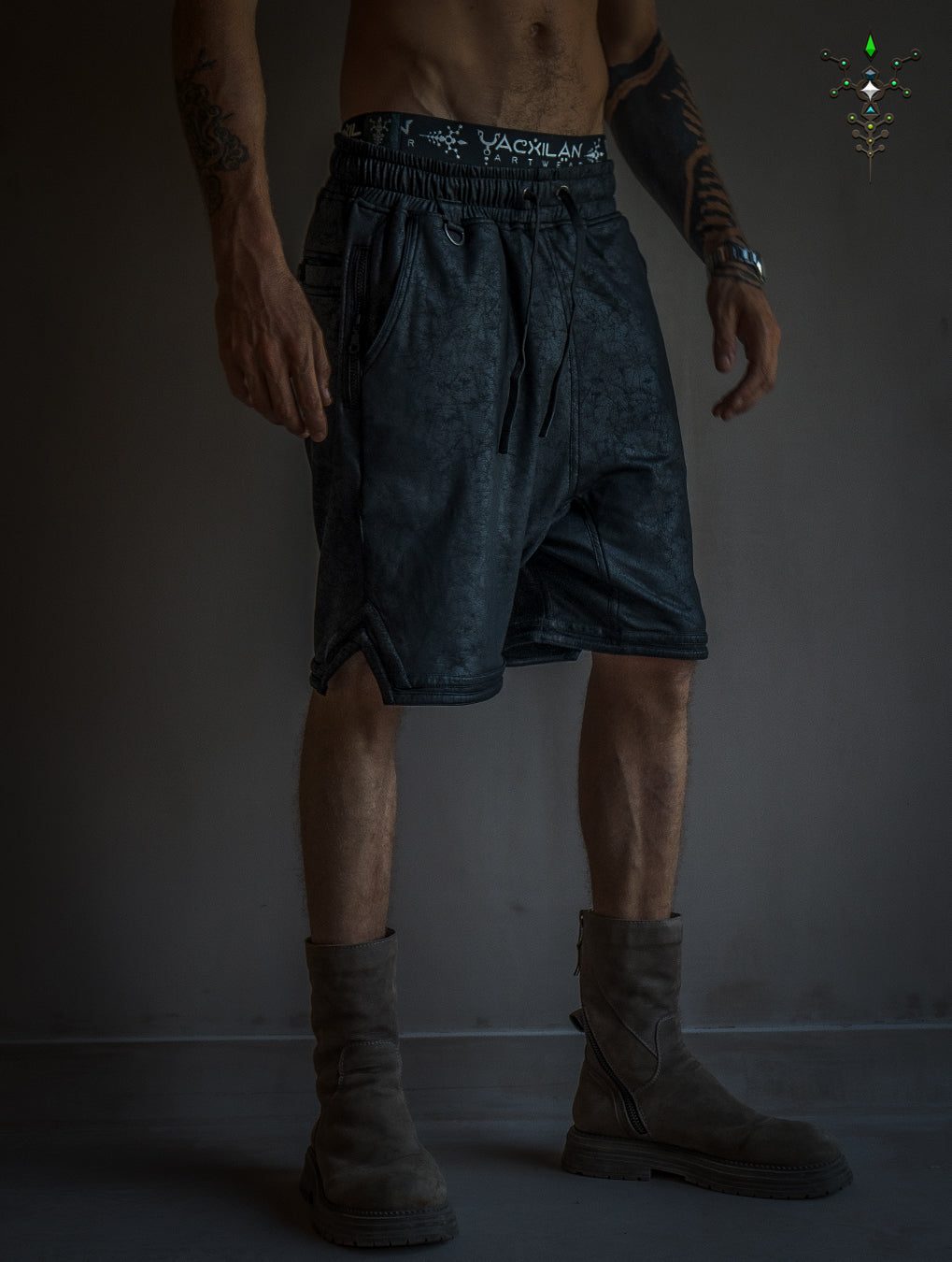 Boxing Short Black Mountain / Fake Leather - CRACKED PIRATE