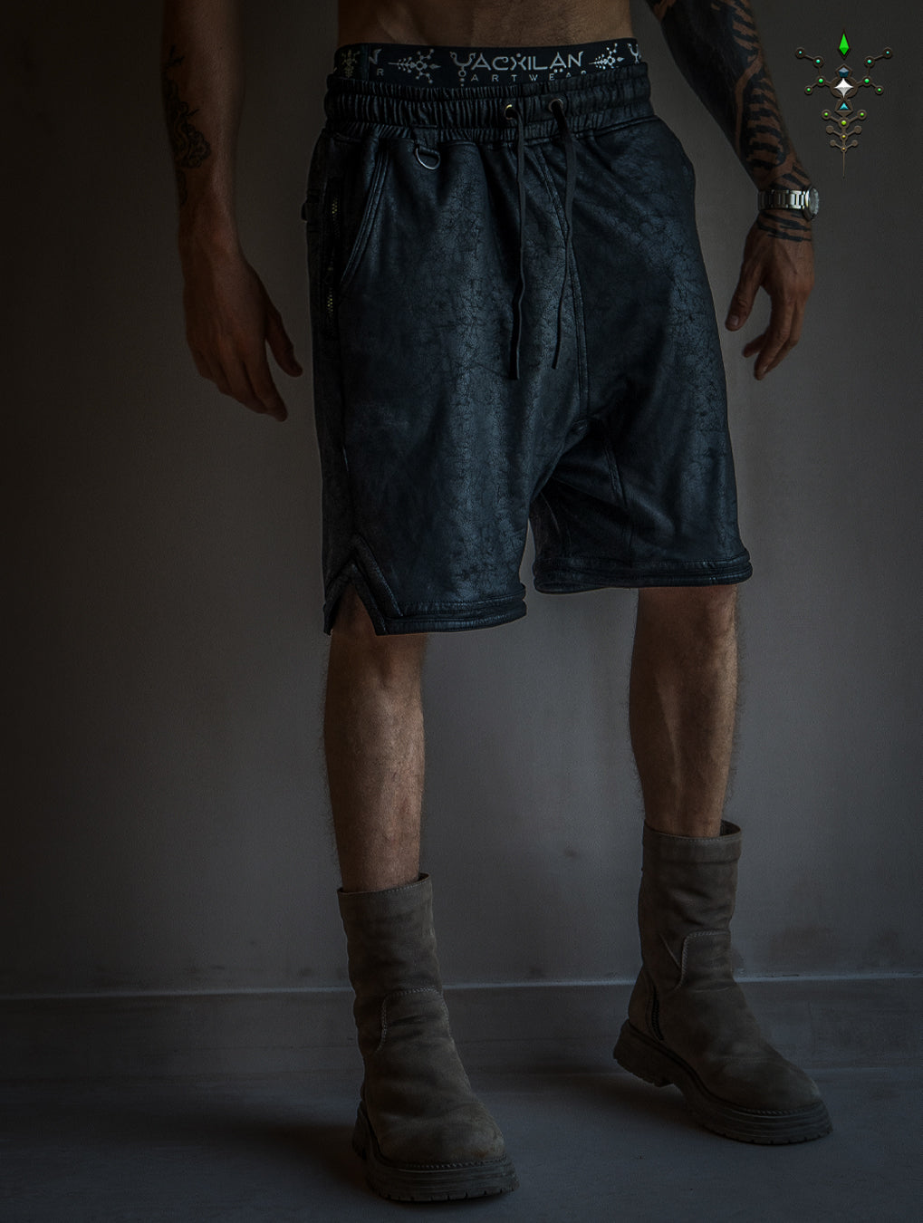 Boxing Short Black Mountain / Fake Leather - CRACKED PIRATE