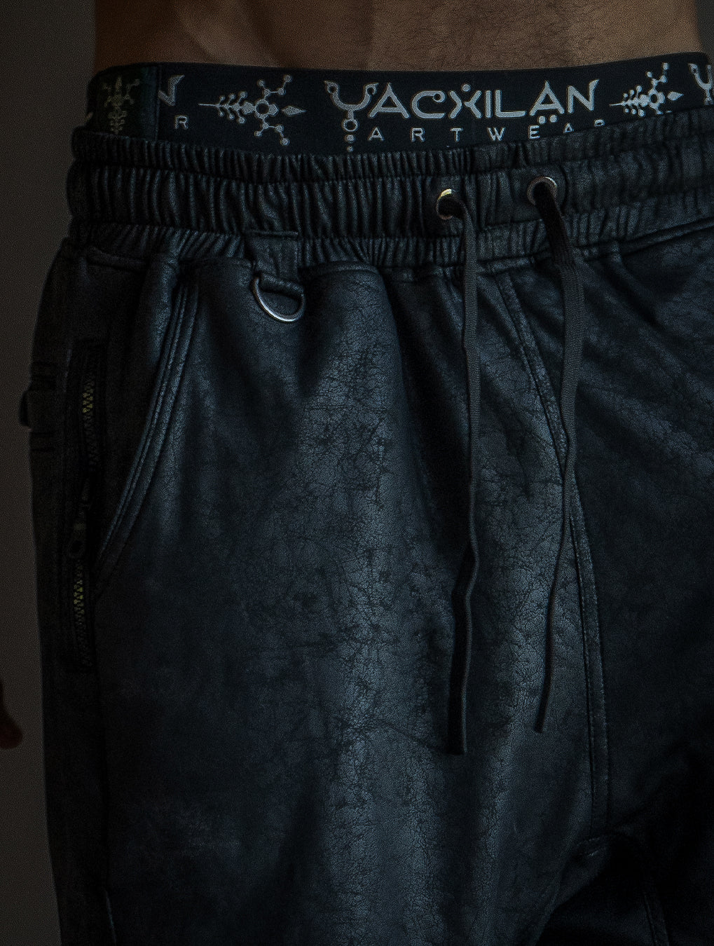Boxing Short Black Mountain / Fake Leather - CRACKED PIRATE