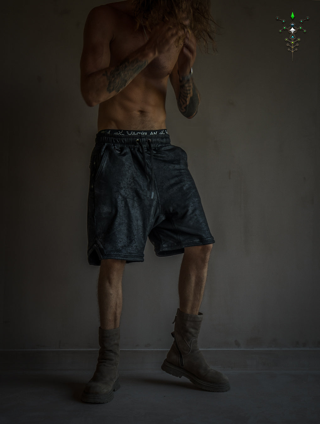 Boxing Short Black Mountain / Fake Leather - CRACKED PIRATE