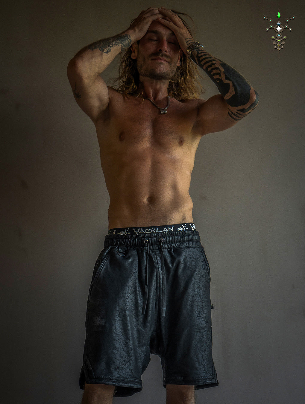 Bossking Shorts Black Mountains / Fake Leather - CRACKED PIRATE