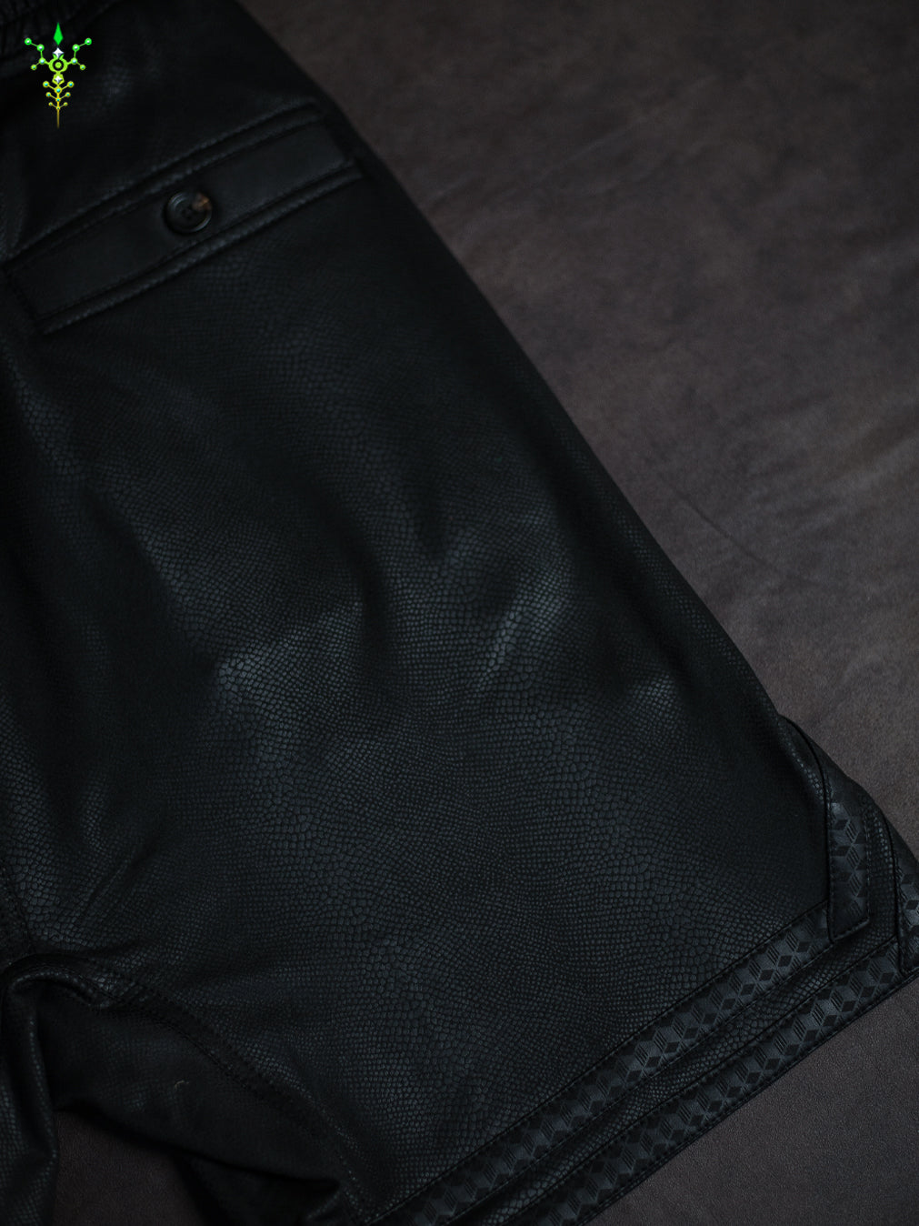 Bossking Shorts Black Mountain / Fake Leather Licra - PHYTON