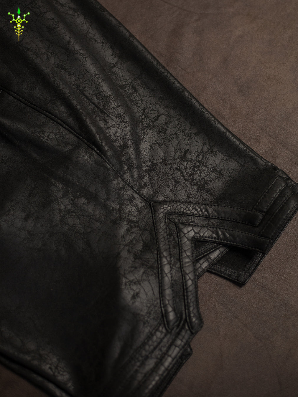 Boxing Short Black Mountain / Fake Leather - CRACKED PIRATE