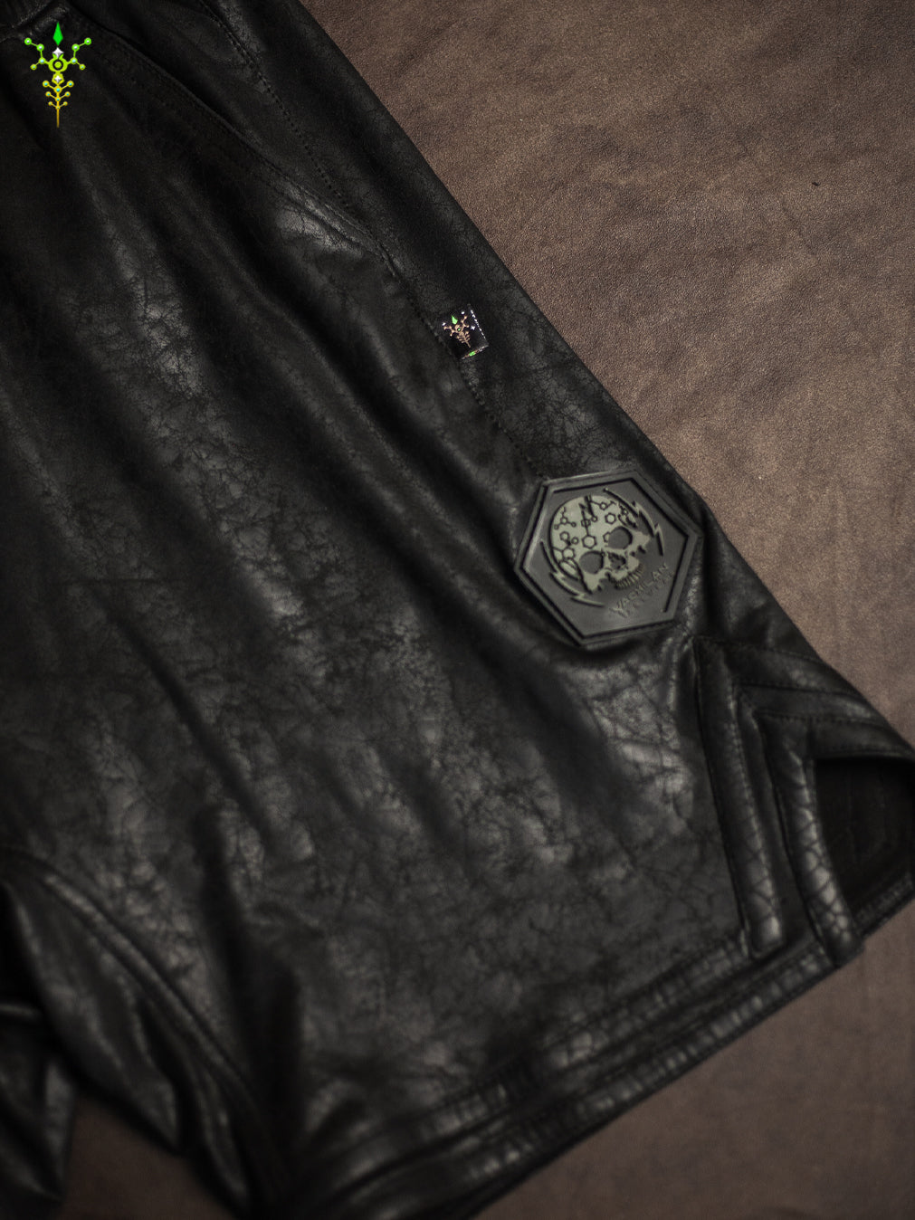 Boxing Short Black Mountain / Fake Leather - CRACKED PIRATE