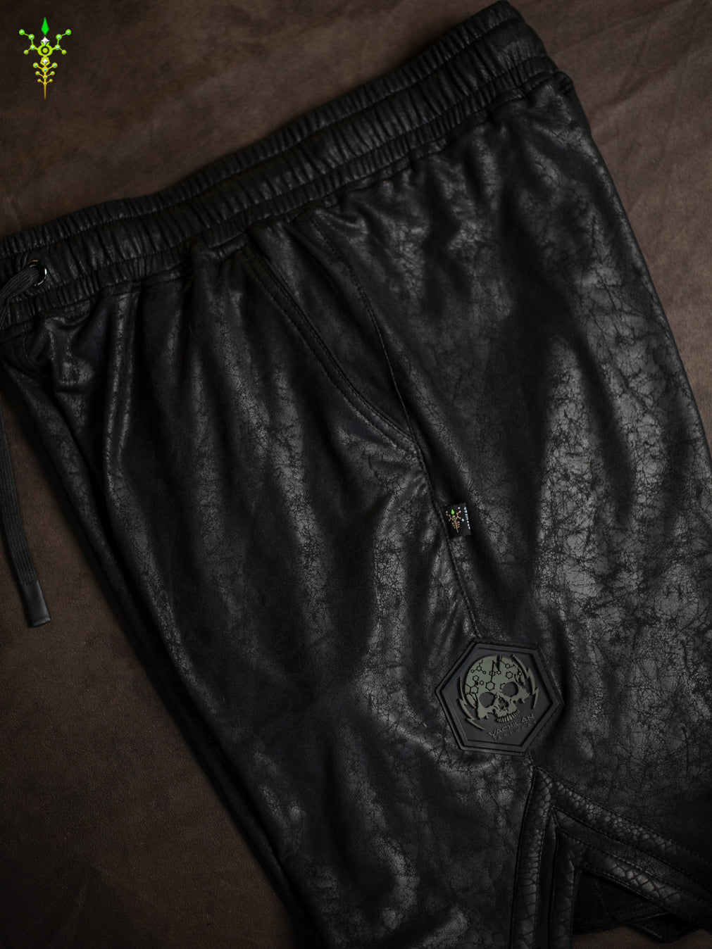 Boxing Short Black Mountain / Fake Leather - CRACKED PIRATE