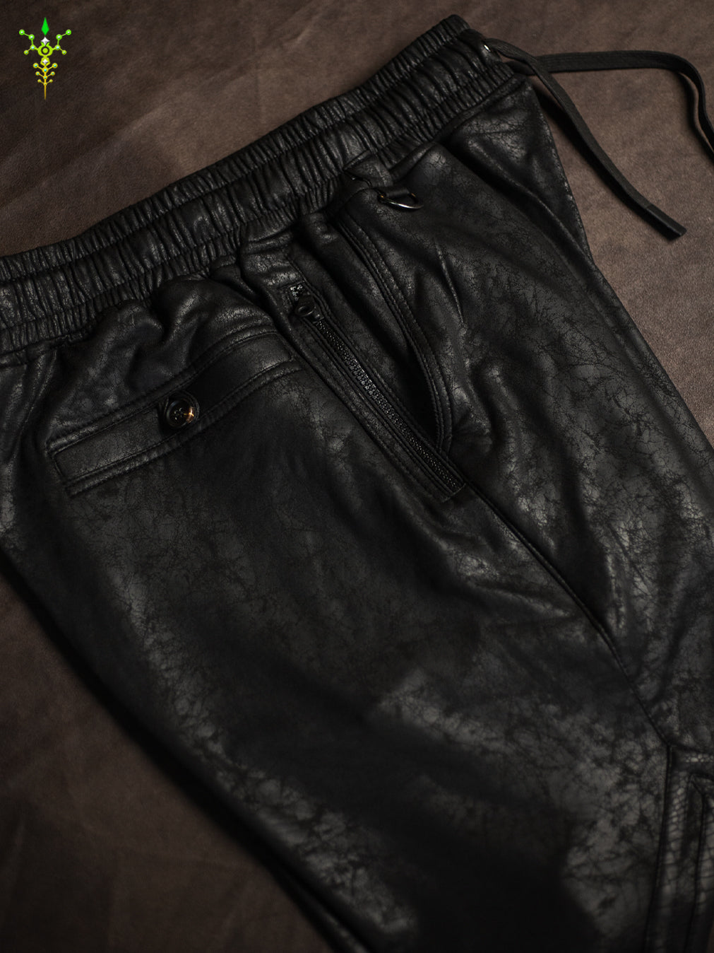 Boxing Short Black Mountain / Fake Leather - CRACKED PIRATE