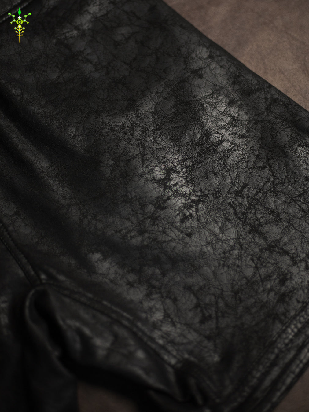 Boxing Short Black Mountain / Fake Leather - CRACKED PIRATE