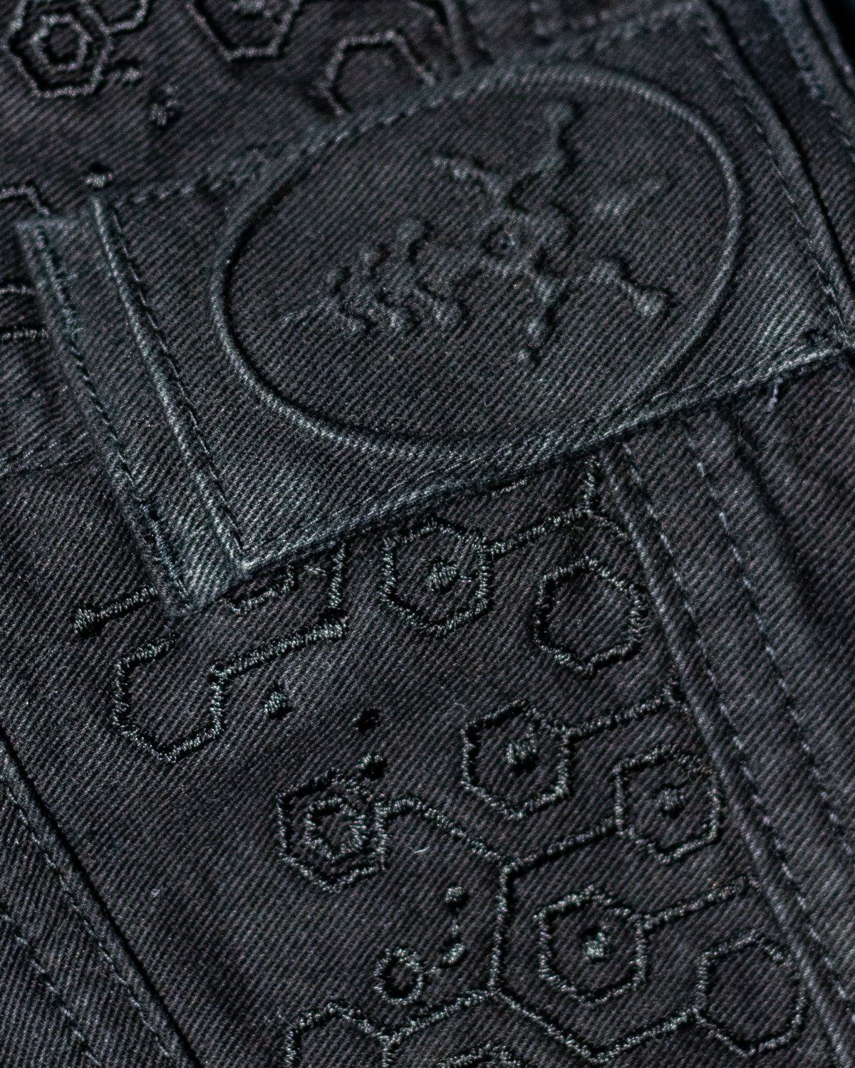 Corsaire Men / Denim Stretchy Digital Embroidey Stonewashed - Black KAMBOZII