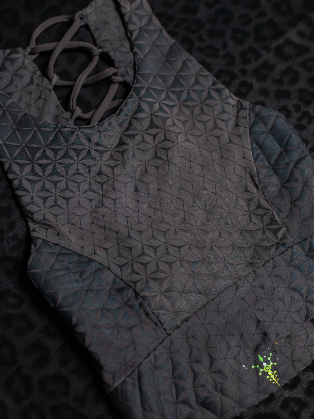 Crop Top ZigZag Drawstring / Bamboo Veg Dye Veg Print - CHARCOAL SANDSOTIME