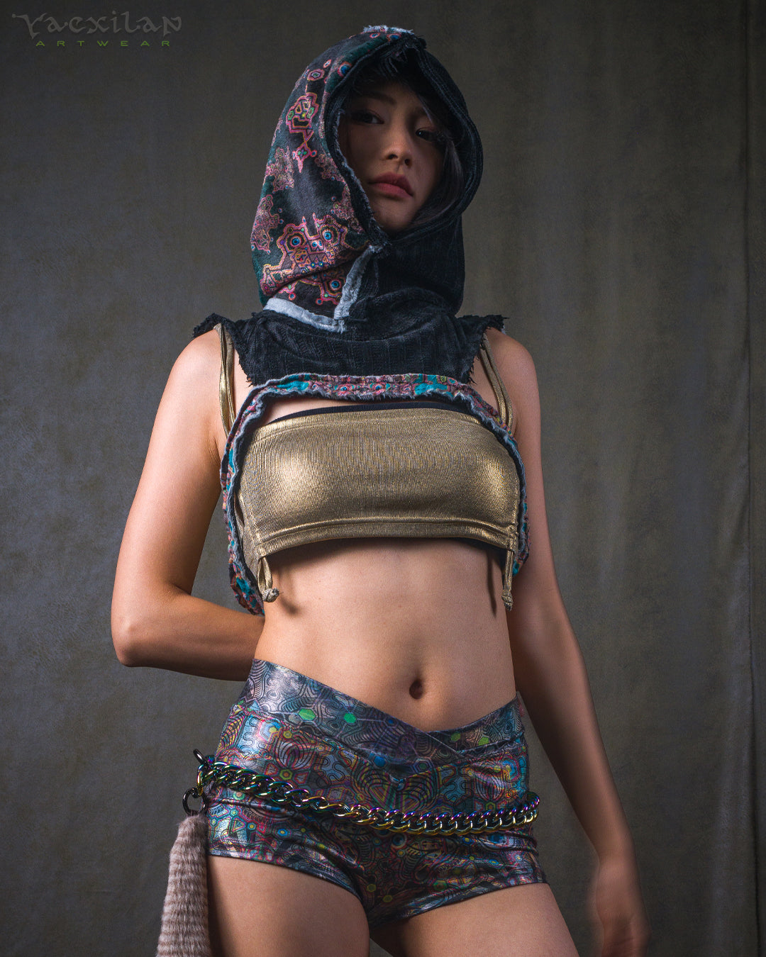 Crop Hood Sweater /  Ultra Polar Black Koala - ATLANTHEON