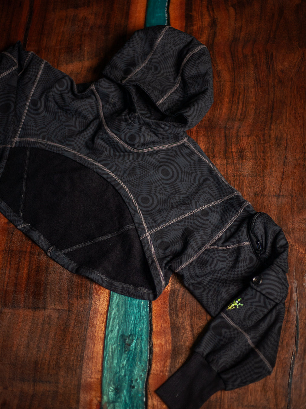 Crop Hoodie Woman / Cotton Fleece - WIERD NOISES Shamans