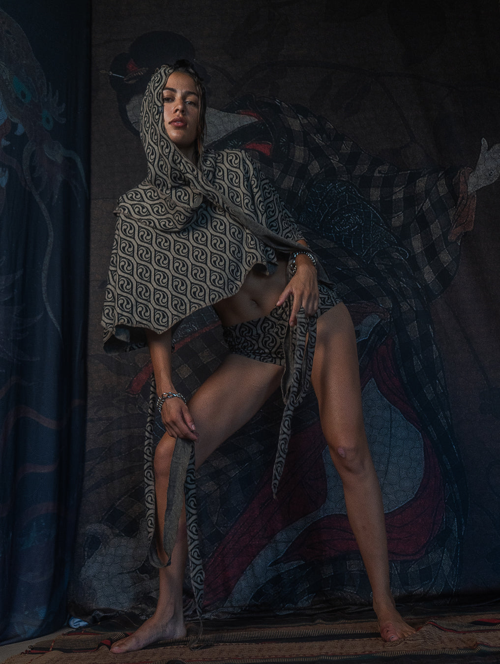 Shawl / Knits - MANTA SKUNK SQWID-PING YANG