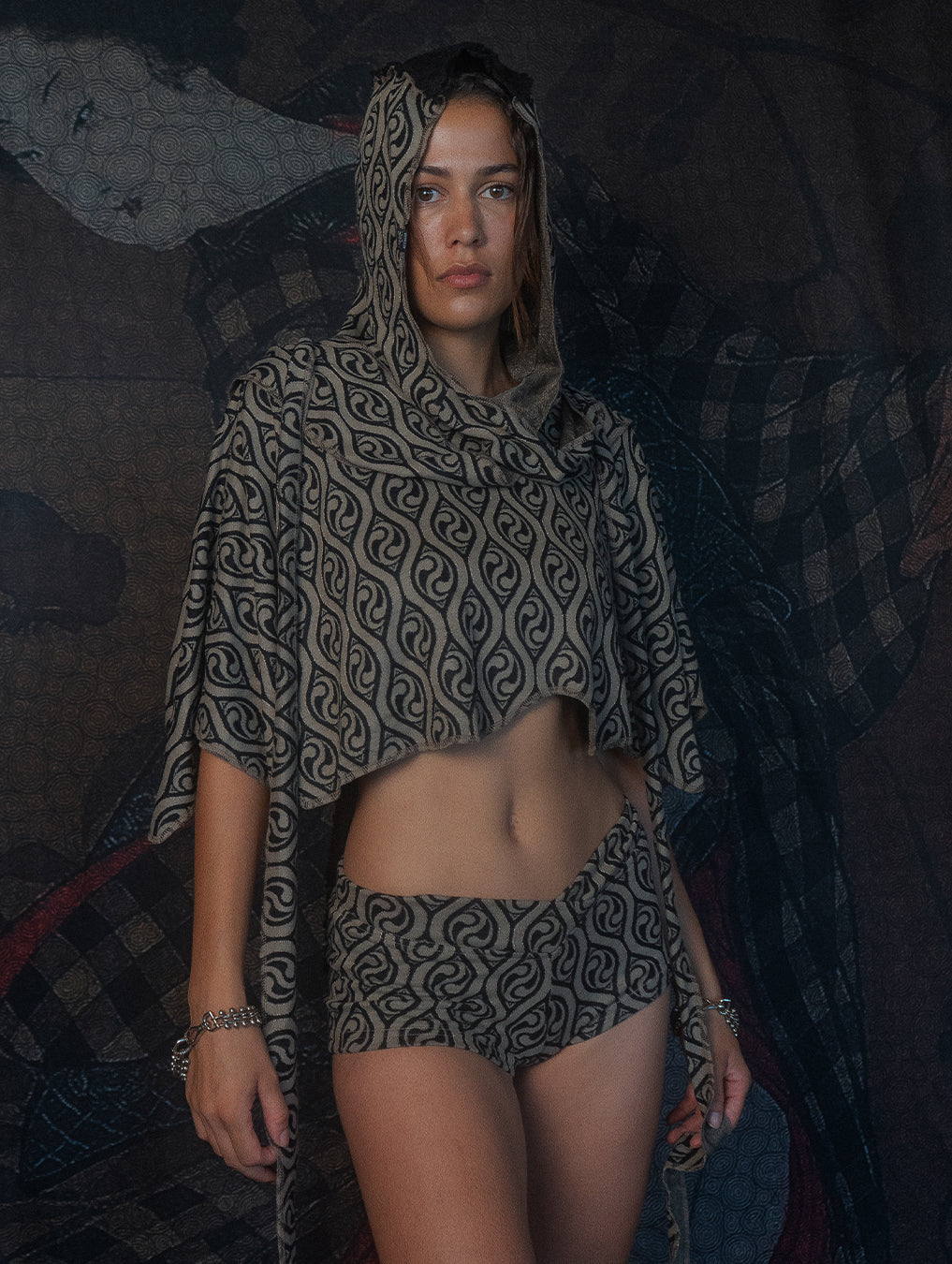 Shawl / Knits - MANTA SKUNK SQWID-PING YANG
