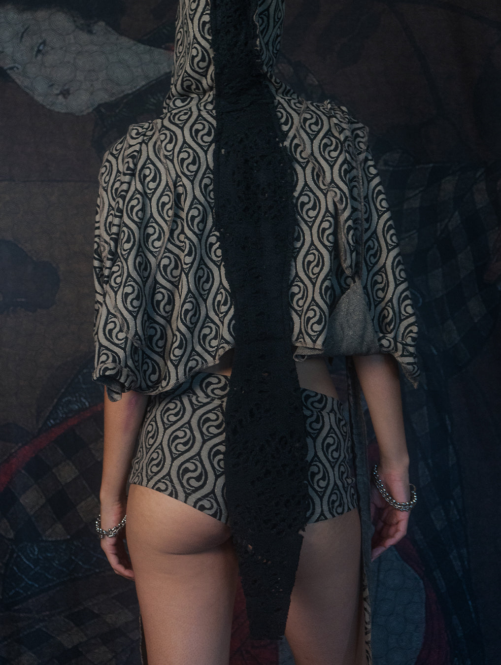 Shawl / Knits - MANTA SKUNK SQWID-PING YANG