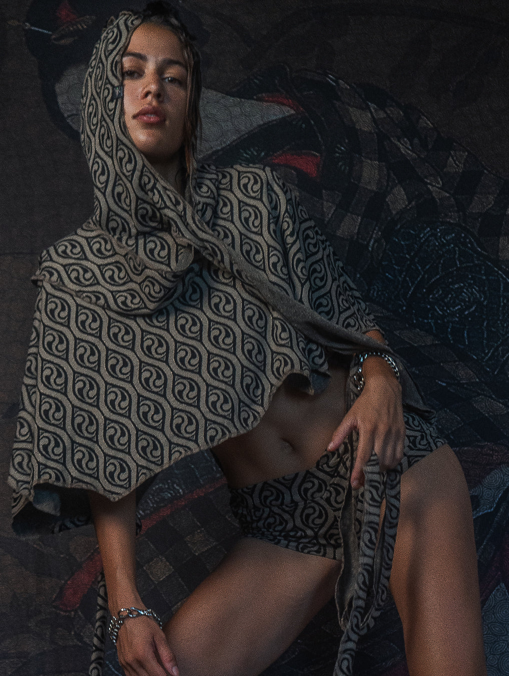 Shawl / Knits - MANTA SKUNK SQWID-PING YANG