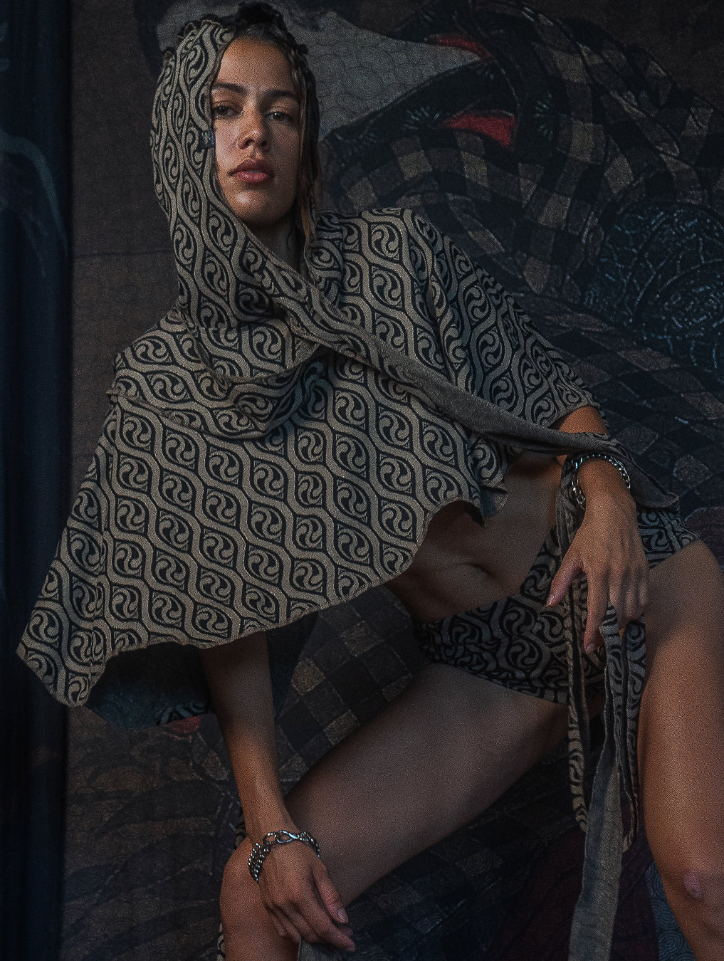 Shawl / Knits - MANTA SKUNK SQWID-PING YANG