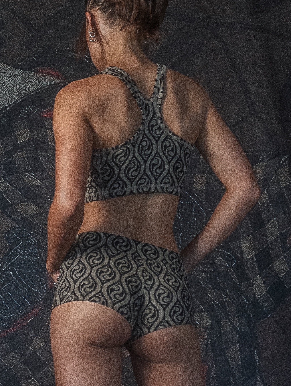 Shorties Fitted / Woven Knits - PING YANG