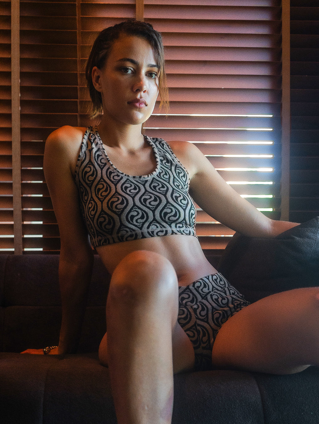 Crop-Top Back Free / Woven Knits - PING YANG