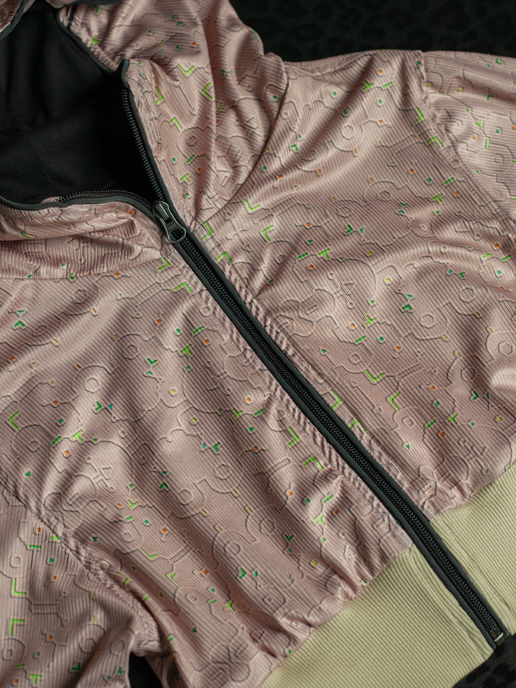 Crop Hoodie Woman / Flatrib - REBIRTH OF IKARO Sand