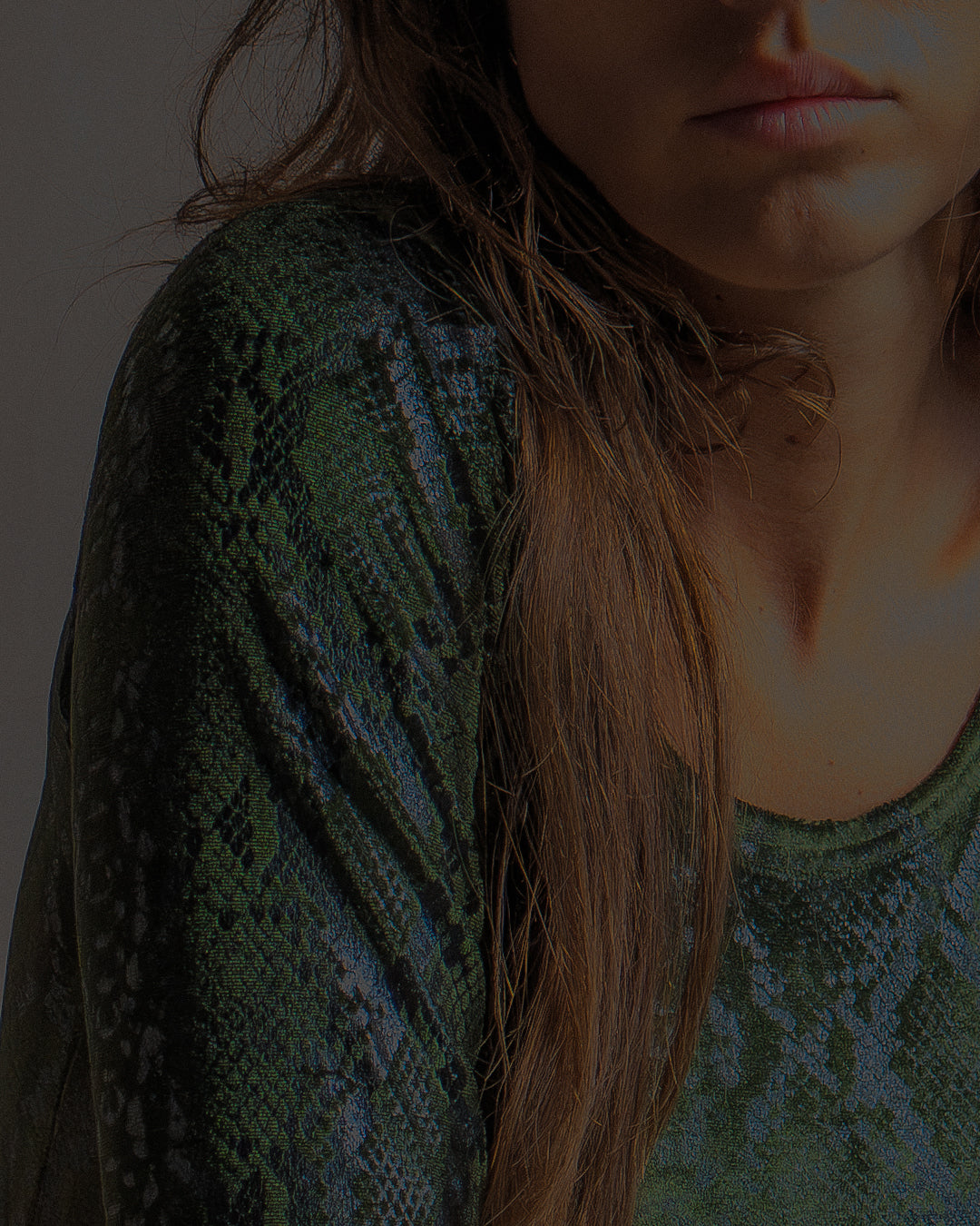 Crop Top Longsleeves / Velvet Foil Kobra - MOSS