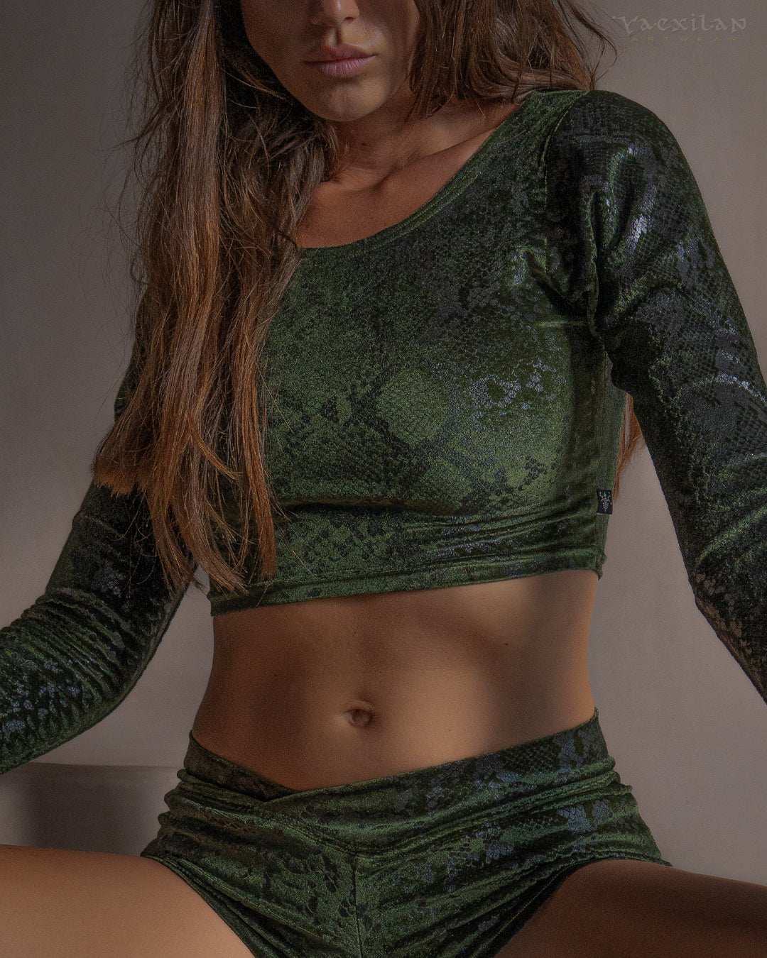 Crop Top Longsleeves / Velvet Foil Kobra - MOSS