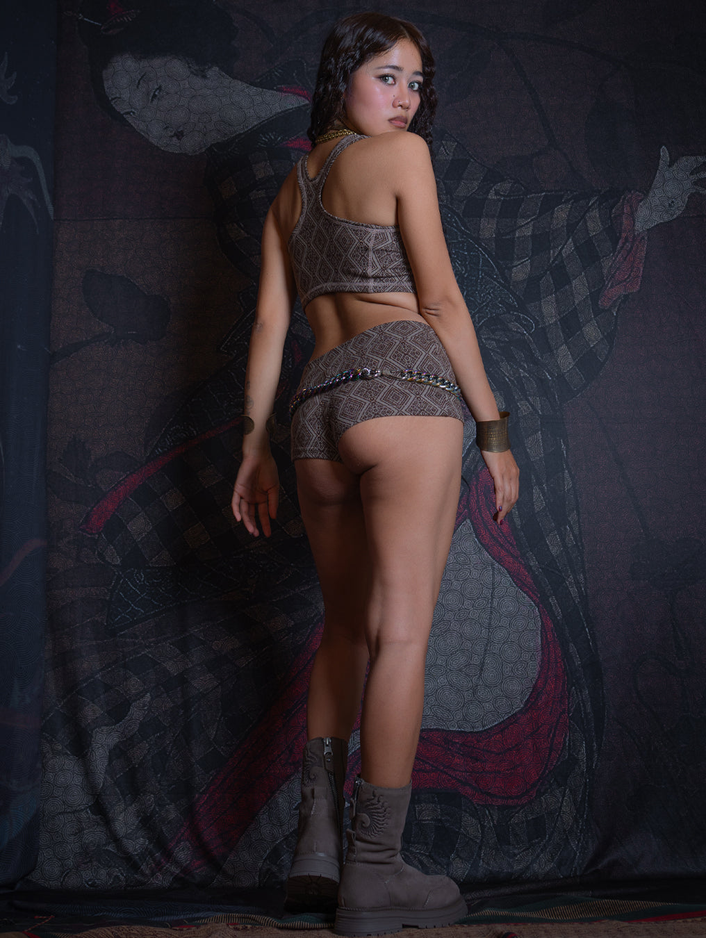 Shorties Fitted / Woven Knits - TRIBAL WALNUT
