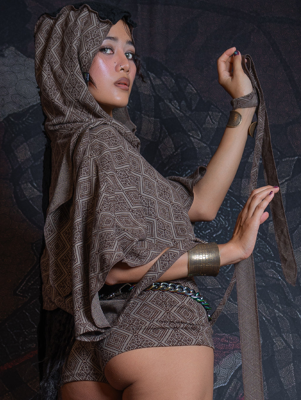Shawl / Knits - MANTA SKUNK SQWID-TRIBAL WALNUT