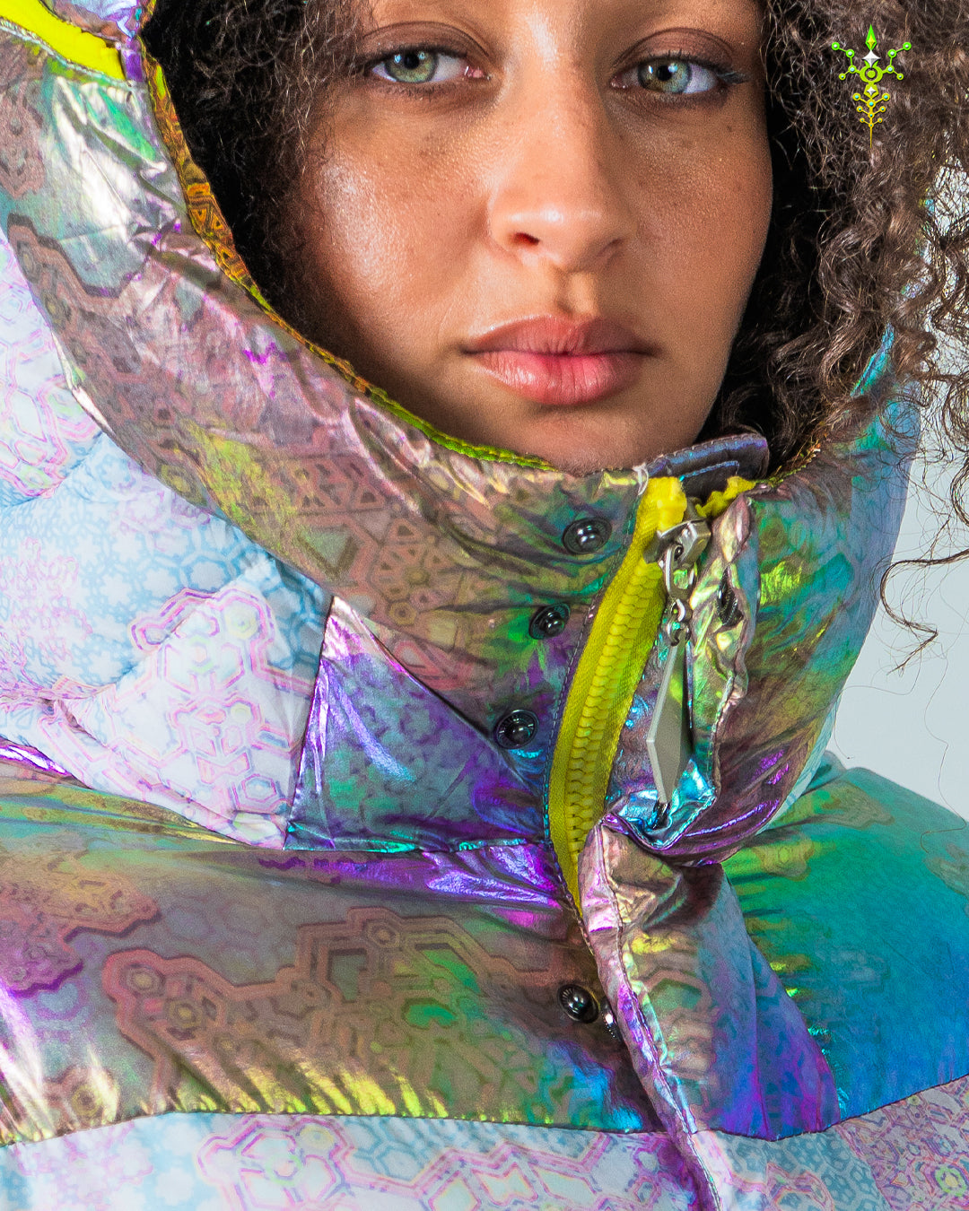 Down Jacket Woman & Pakpak / Nylon (Glow in the Dark) - GALACTIK NIRVANA