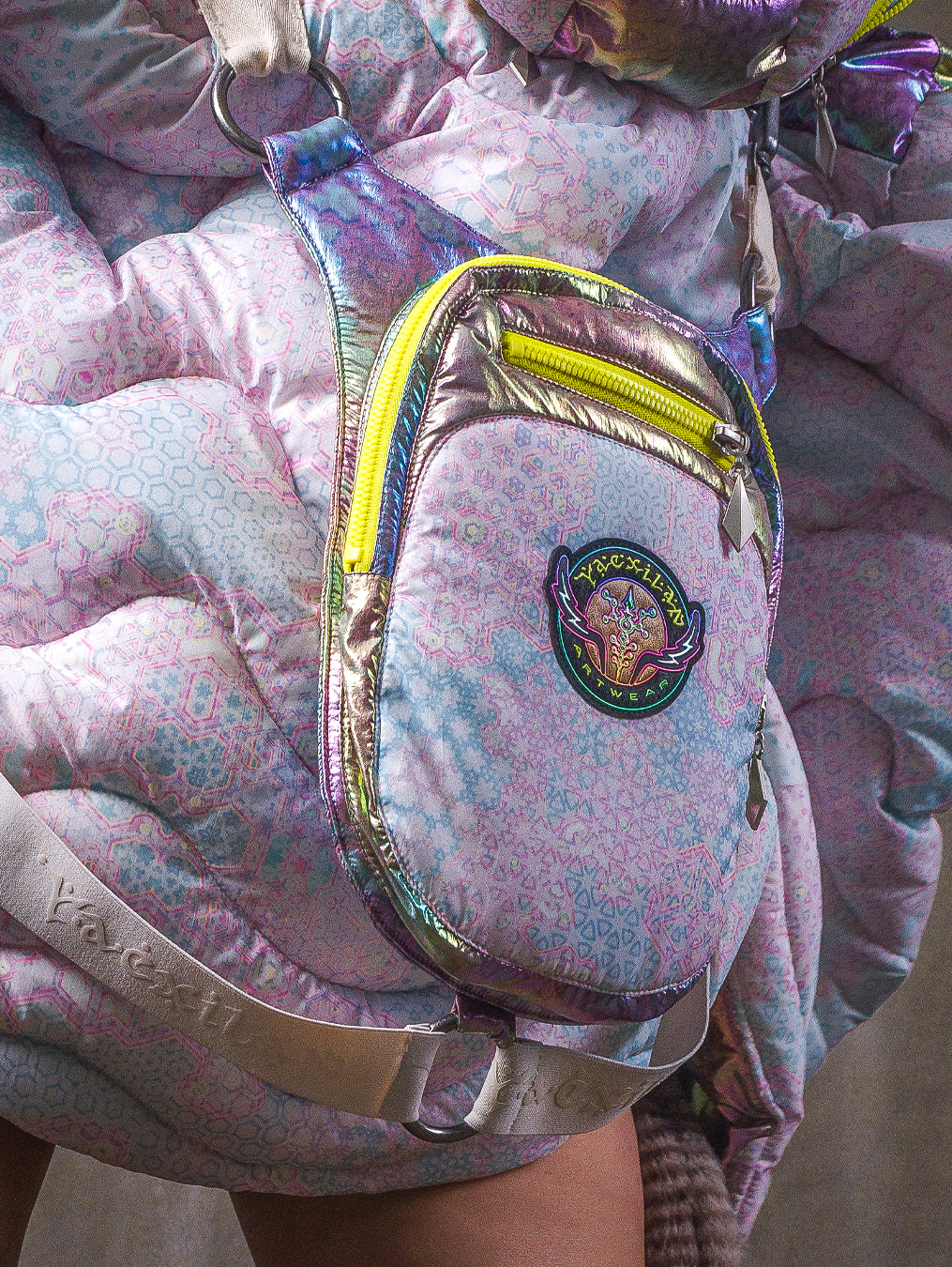 Down Jacket Woman & Pakpak / Nylon (Glow in the Dark) - GALACTIK NIRVANA