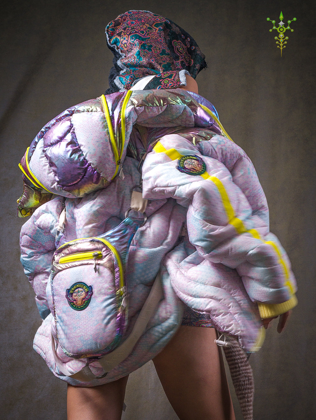 Down Jacket Woman & Pakpak / Nylon (Glow in the Dark) - GALACTIK NIRVANA