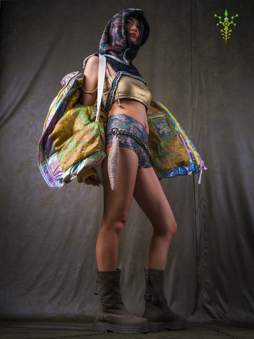 Down Jacket Woman & Pakpak / Nylon (Glow in the Dark) - GALACTIK NIRVANA