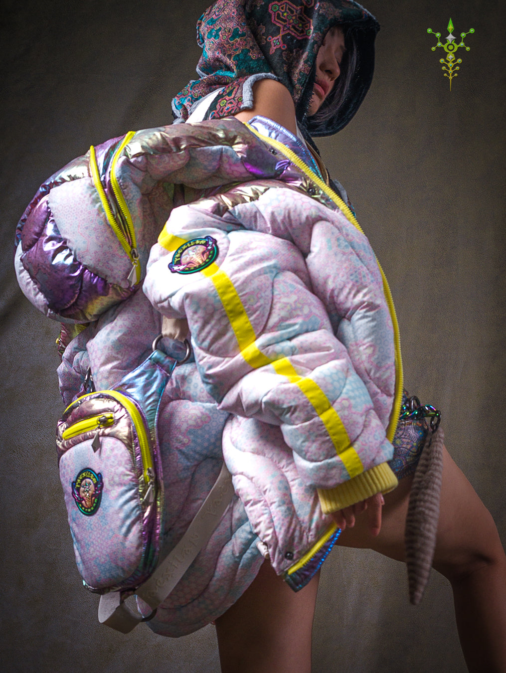 Down Jacket Woman & Pakpak / Nylon (Glow in the Dark) - GALACTIK NIRVANA
